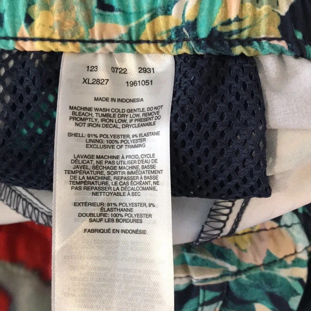 NEW Columbia Bogata Bay‎ Shorts. Large